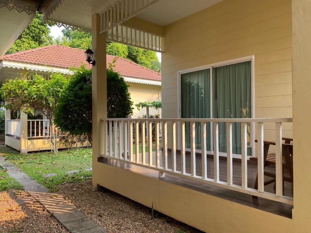 Ruen Maihom Riverside Cottage Kanchanaburi Eksteriør billede